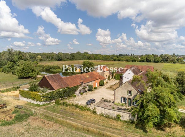 Joigny, Burgundy 89300