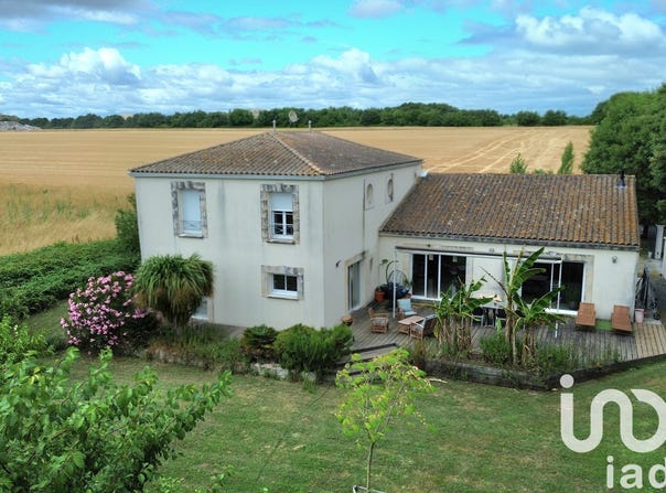 SAINT SAUVEUR D'AUNIS, Nouvelle-Aquitaine 17540