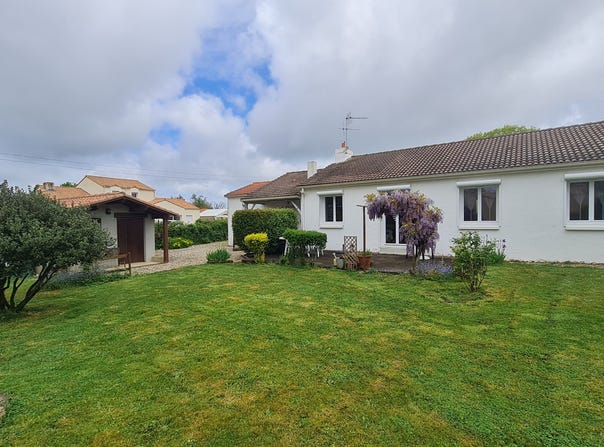 Port-Saint-Père, Pays de la Loire 44710