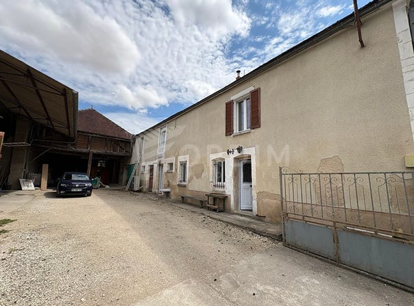 Serrigny, Burgundy 89700