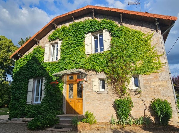 Lalheue, Burgundy 71240