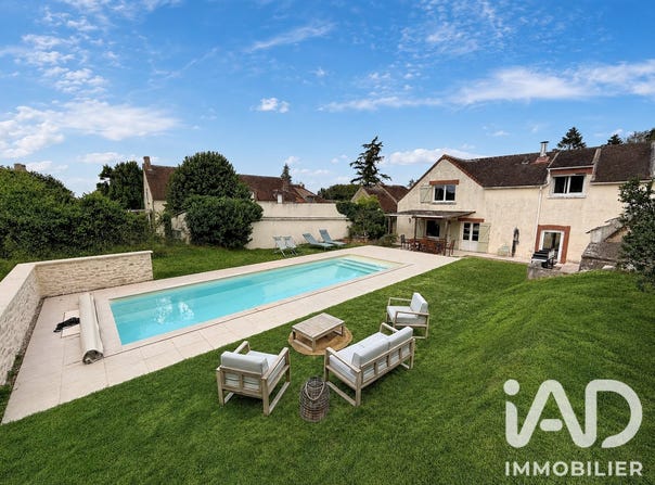 Fleury-la-Vallée, Burgundy 89113