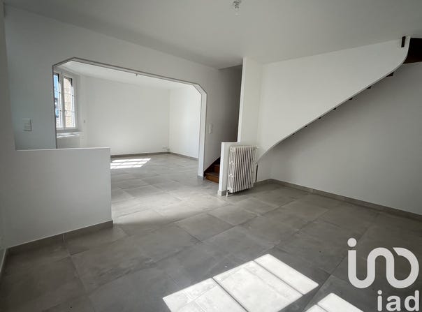 Changé, Pays de la Loire 72560