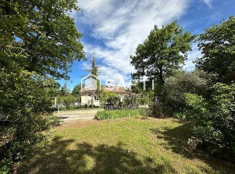 Saint-Maximin-La-Sainte-Baume, Provence-Alpes-Côte d'Azur 83470