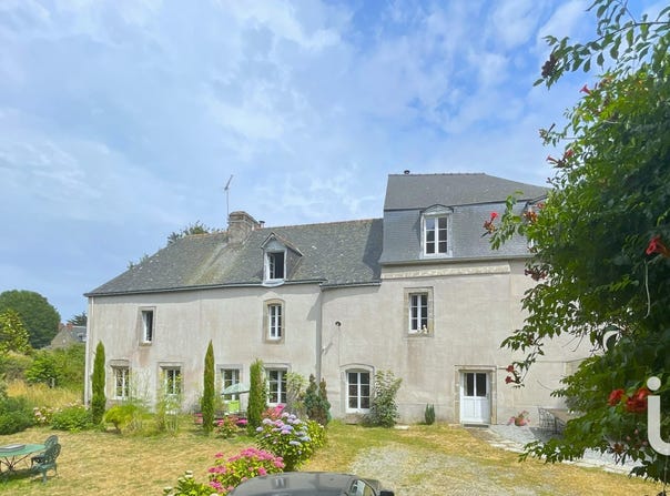 Josselin, Brittany 56120