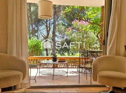 Saumane-De-Vaucluse, Provence-Alpes-Côte d'Azur 84800