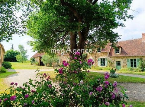 Anjouin, Centre 36210