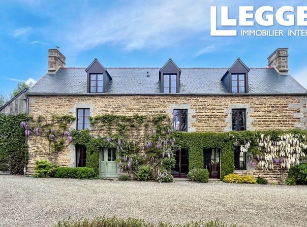 Combourg, Brittany 35270