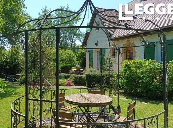 Neuville-sur-Sarthe, Pays de la Loire 72190