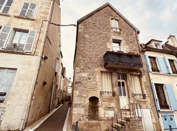Avallon, Burgundy 89200