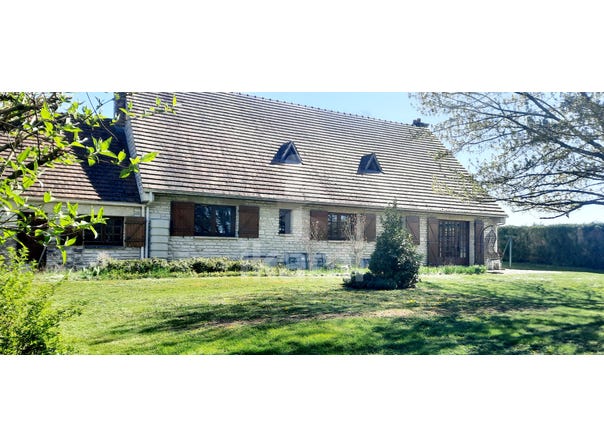 Noyers, Bourgogne-Franche-Comté 89310