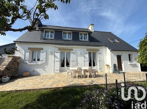Audierne, Brittany 29770