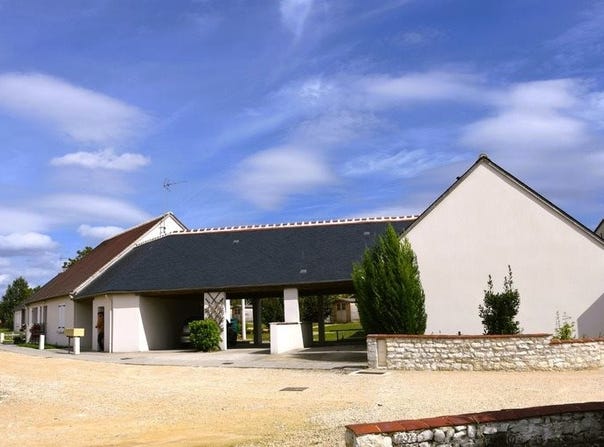 La Celle-Saint-Avant, Centre 37160