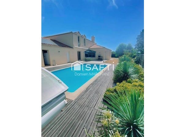 Port-Saint-Pere, Pays de la Loire 44710