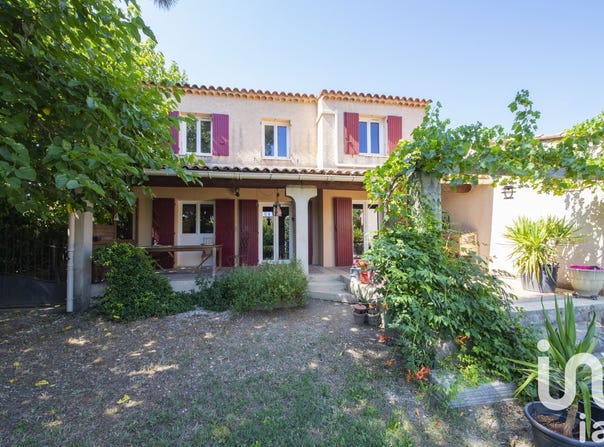 Pernes-les-Fontaines, Provence-Alpes-Côte d'Azur 84210