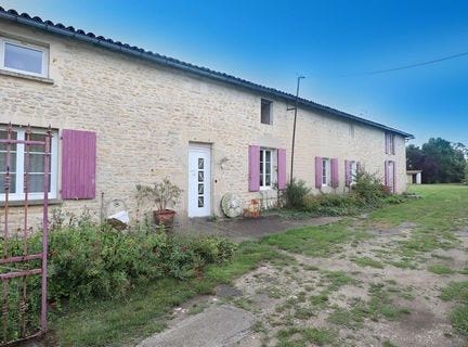Lezay, Poitou-Charentes 79120