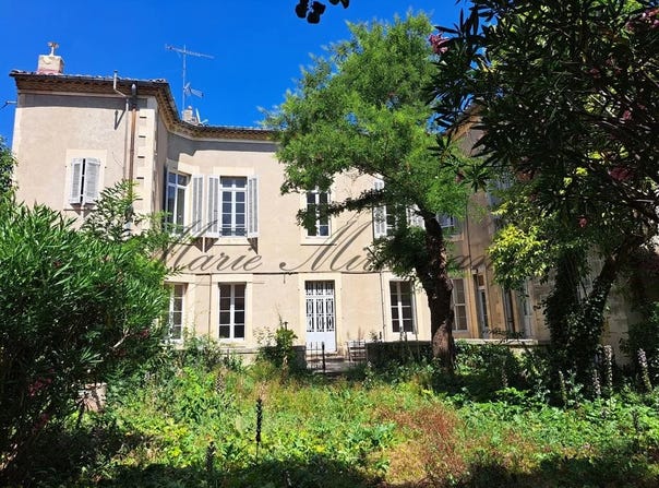 Nîmes, Gard 30000