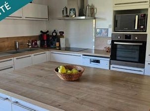 Bussac-Sur-Charente, Poitou-Charentes 17100