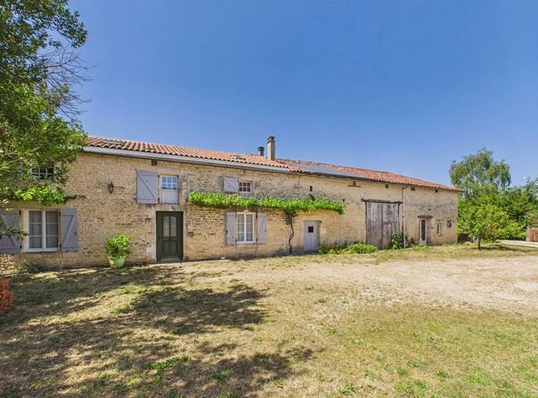 Salles-de-Villefagnan, Poitou-Charentes 16700