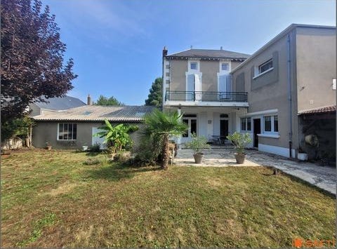 Parthenay, Poitou-Charentes 79200