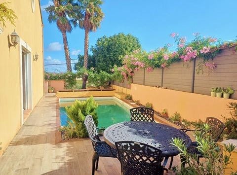 PUISSALICON, Languedoc-Roussillon 34480