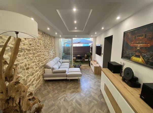 4 place du chateau, Saint-Geniès-de-Malgoirès, Gard 30190