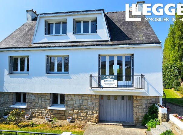 Guémené-sur-Scorff, Brittany 56160