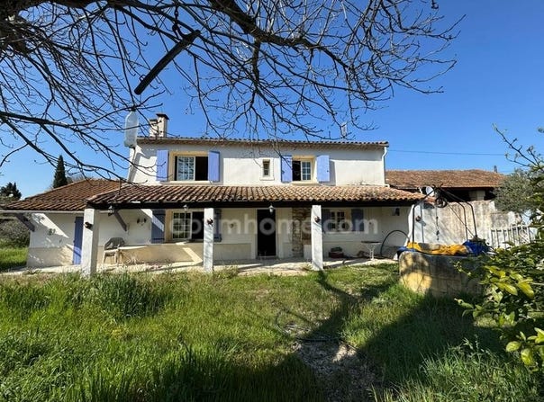 Saint-Etienne-du-Grès, Provence-Alpes-Côte-d'Azur 13103