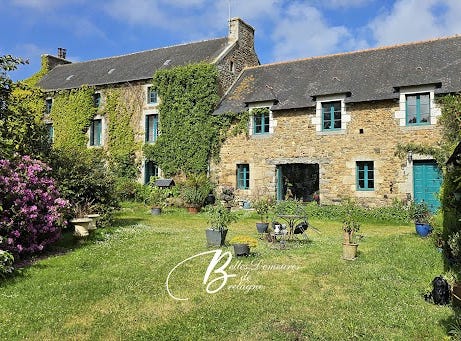 PLOUVARA, Brittany 22170