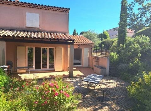 NANS LES PINS, Provence-Alpes-Côte d'Azur 83860