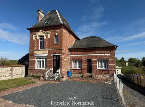 Pont-Audemer, Upper Normandy 27500