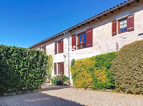 Bussac-sur-Charente, Poitou-Charentes 17100