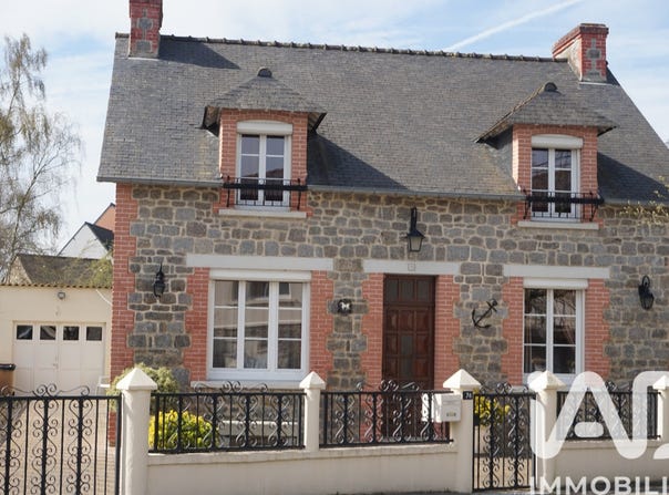 Pleurtuit, Brittany 35730