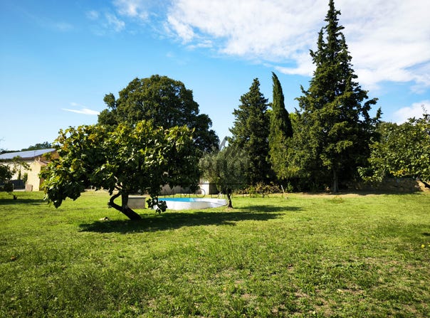 Uzès, Occitanie 30700
