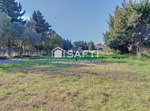 Roquemaure, Languedoc-Roussillon 30150