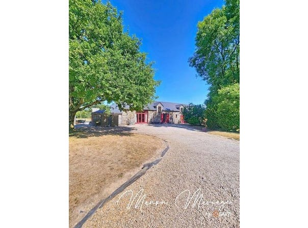 Plesse, Pays de la Loire 44630