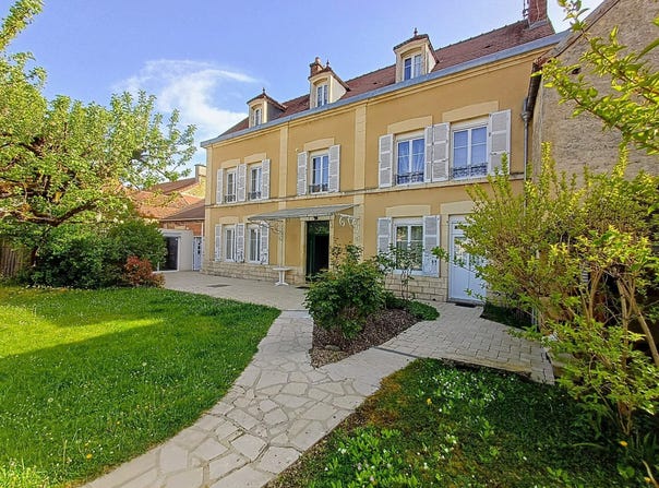 Lézinnes, Burgundy 89160