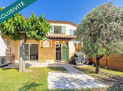 Roquebrune-Sur-Argens, Provence-Alpes-Côte d'Azur 83520