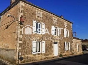 Charme, Poitou-Charentes 16140