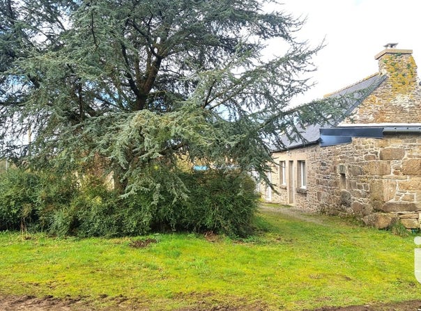 Plésidy, Brittany 22720