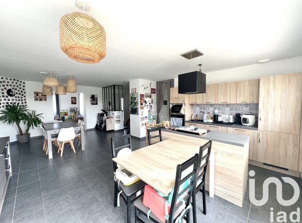 Parné-sur-Roc, Pays de la Loire 53260