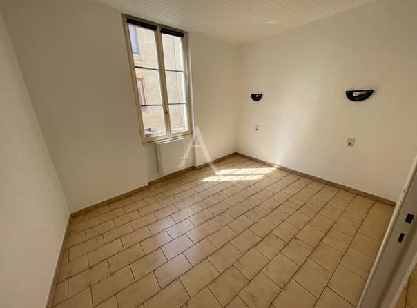 NIMES, Occitanie 30000