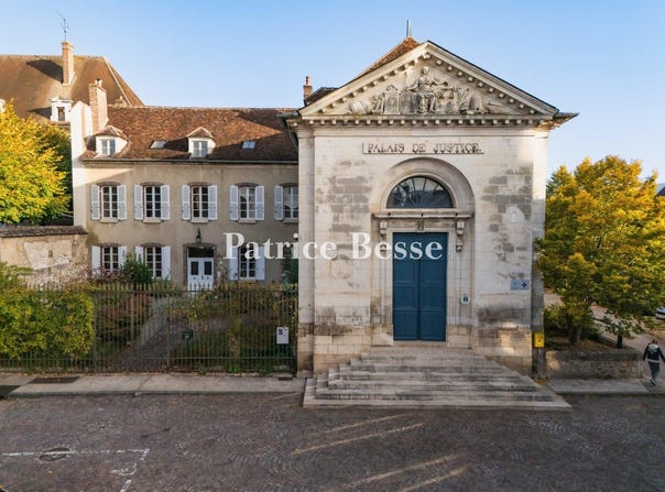 Joigny, Burgundy 89300
