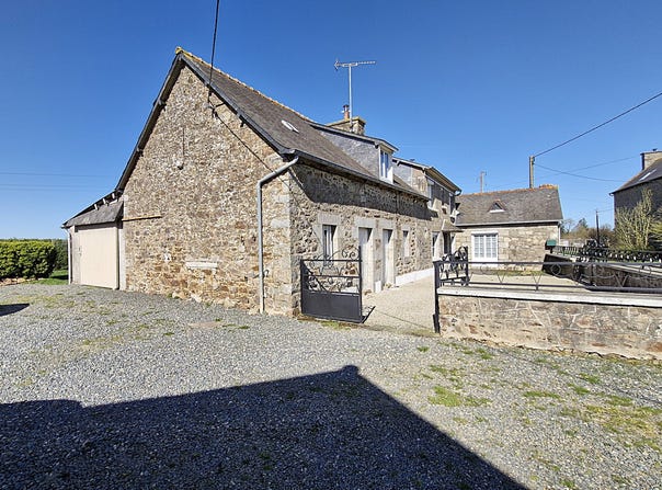 Plouvara, Brittany 22170