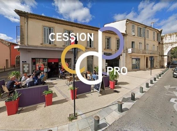 Nîmes, Languedoc-Roussillon 30000