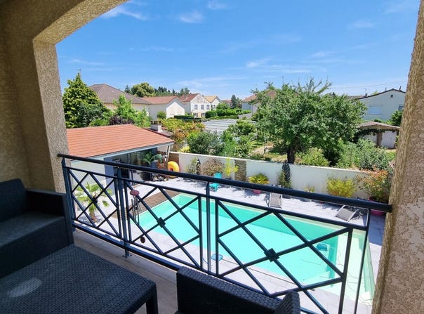 CHALON SUR SAONE, Bourgogne-Franche-Comté 71100