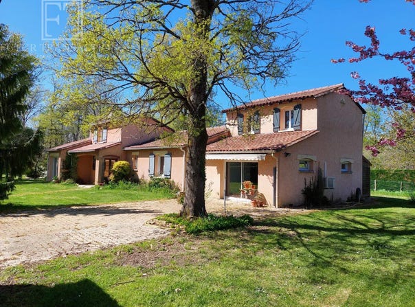 Saint-Estèphe, Aquitaine 24360