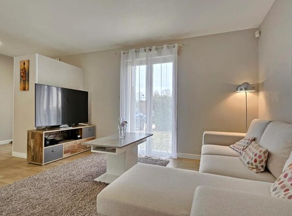 Bourges, Centre-Val de Loire 18000