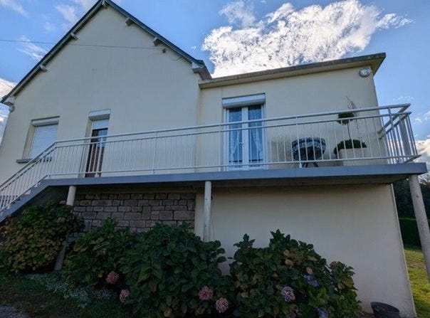 Caro, Brittany 56140
