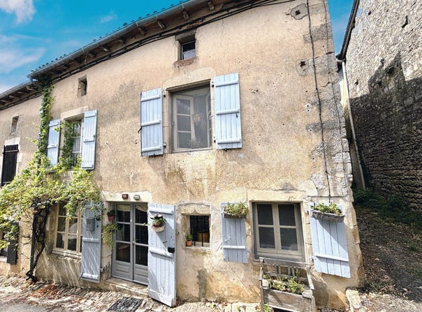 NANTEUIL EN VALLEE, Nouvelle-Aquitaine 16700